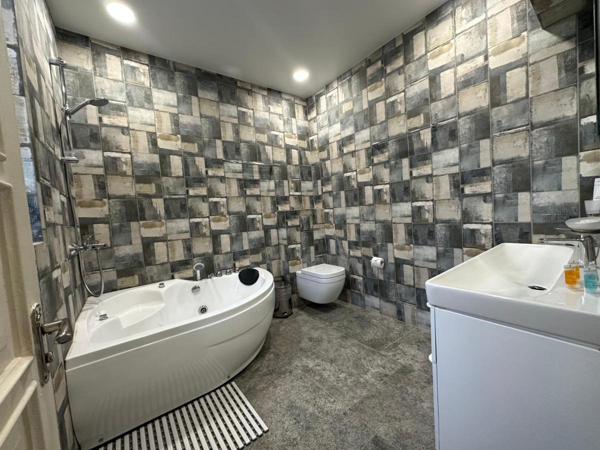 Boutique Hotel Alegria Tbilisi ภายนอก รูปภาพ